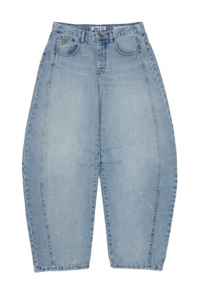 Lichtblauwe denimspijkerbroek met een ontwerp van hoge taille en wijde pijpen, voorzien van opvallende stikdetails en een licht distressed afwerking.
