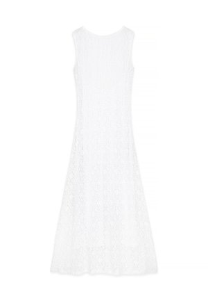 Vit spetsklänning med ärmlös design, rundad halsringning och en flödande siluett, texturerad med blommönster överallt.