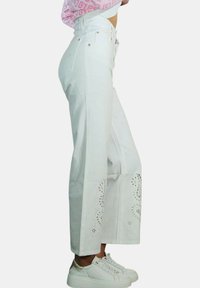 Denny Rose Jeans a zampa - bianco
