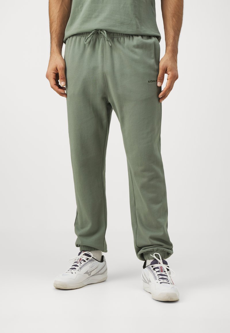 Björn Borg CLASSIC SWEATPANTS Pantalones deportivos agave