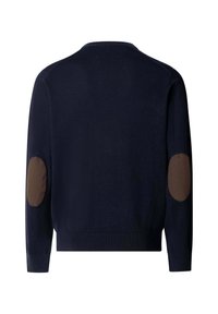Maglione blu navy a maniche lunghe con toppe marroni rotonde sui gomiti, polsini e orlo a coste, visto da dietro.