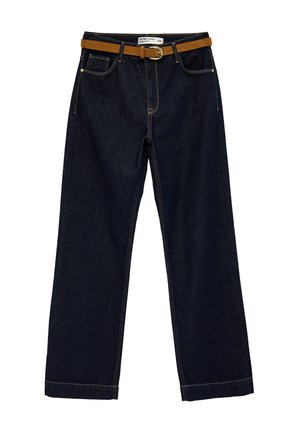 Dunkelblaue Jeans mit geradem Bein, Kontrastnähten und braunem Ledergürtel mit goldener Schnalle, Größe W27.