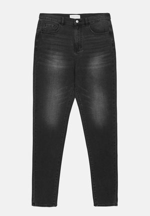 Vaqueros de mezclilla negra con un lavado desgastado, cintura alta, diseño de cinco bolsillos y herrajes plateados. Corte recto con detalles de costura en contraste.