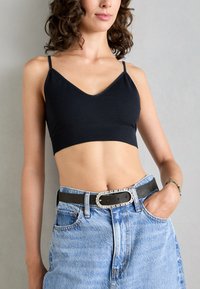 Unausgewählt, black