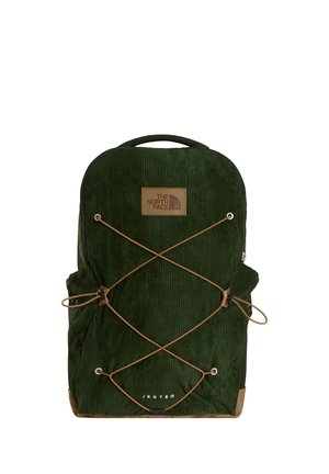 Zaino North Face Jester in velluto a coste verde scuro con cordini elastici beige sul davanti e maniglia superiore su sfondo bianco.