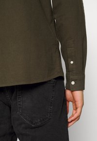 Lyle & Scott Camisa - olive