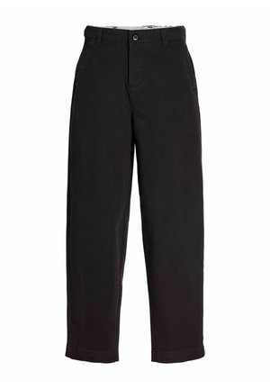 Pantalon noir taille haute à jambe droite avec bouton et passants de ceinture, présenté sur fond blanc.