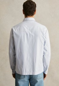 Reiss REGULAR FIT - Cămașă - white soft blue