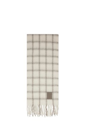 Coperta a quadri intrecciati in crema e grigio, con bordi frangiati e un patch logo argento nella parte inferiore. Texture morbida e forma rettangolare.