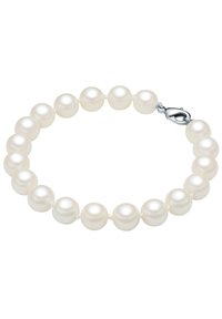 Pulsera de perlas con perlas redondas, de un blanco cremoso y superficie lisa, ensartadas en un hilo de nylon blanco y aseguradas con un cierre de langosta de plata.