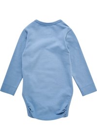 Lange mouwen baby rompertje in lichtblauw, gemaakt van zachte katoen, met een ronde hals en geplooide details aan de achterkant.