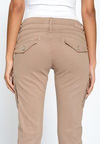 Gang Vaqueros mom - brown