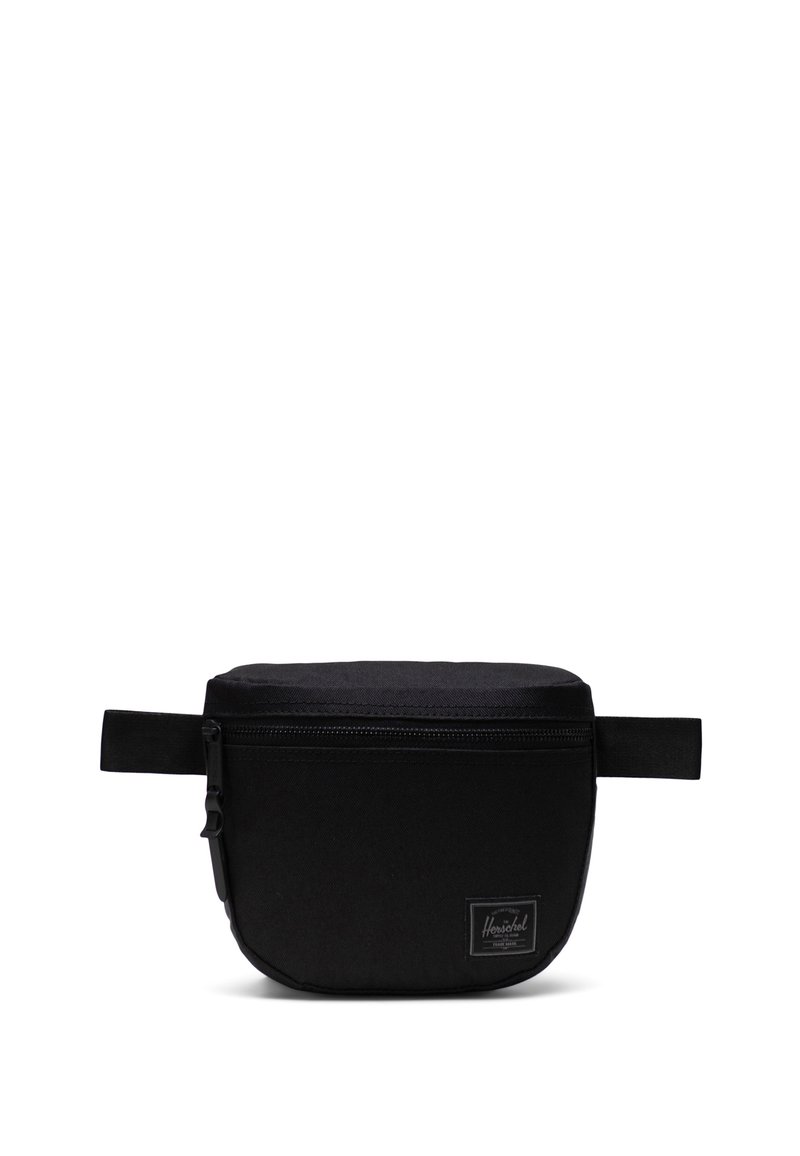 Marsupio nero in nylon con chiusura a zip, forma arrotondata e tracolla laterale. Presenta una piccola etichetta con logo sulla parte anteriore. Tessuto strutturato.