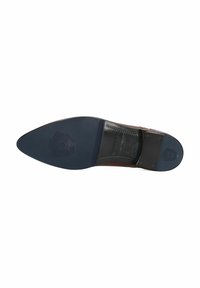 Chaussure en cuir marron avec un bout pointu et des coutures décoratives, dotée d'une semelle lisse bleu marine et d'un détail de logo en relief au niveau du talon.
