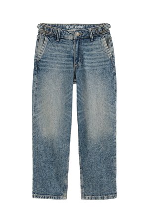 Pantalones vaqueros de mezclilla azul claro con un corte holgado, que presentan un corte recto en las piernas, cinco bolsillos y un cierre de botón. Textura deslavada con costuras visibles.