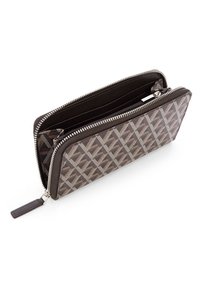 Portefeuille zippé marron avec un motif géométrique, plusieurs emplacements pour cartes et une poche zippée. Fabriqué en cuir avec une texture lisse.