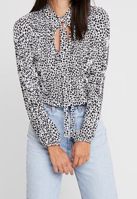 s.Oliver BLACK LABEL - Blouse - white Thumbnail Image 1