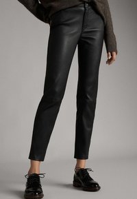 Massimo Dutti Pantalon en cuir - black