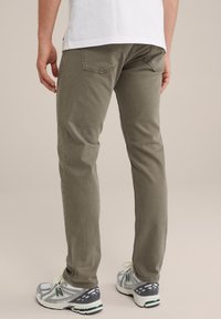 WE Fashion BLUE RIDGE - Jeans slim fit - green