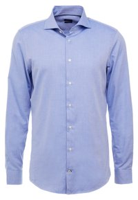 Lichtblauwe slim fit herenoverhemd met lange mouwen, knoopsluiting aan de voorkant en puntige kraag.