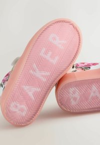 Non sélectionné, floral