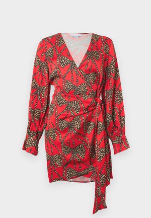 Rød omslagskjole med lange ærmer, der har et leopardprint og blomsterdesign. Fremstillet af glat stof med detalje med bundet talje.