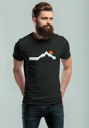 BERG WANDERN NATUR OUTDOOR  MIT FASHION STREETSTYLE  - T-Shirt print - schwarz