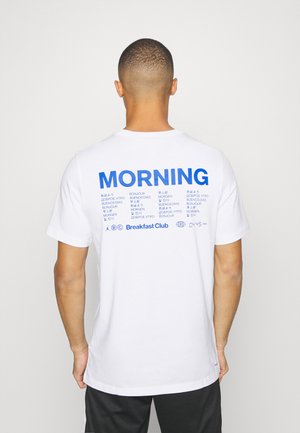 BC GFX SHORT SLEEVE CREW - T-Shirt sport - white black hyper royal