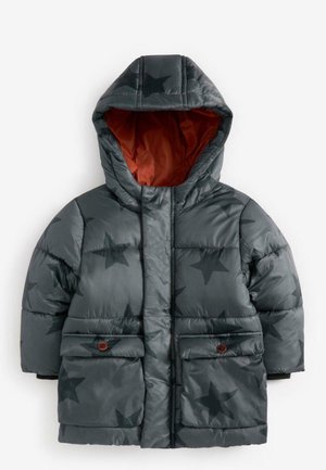 Doudoune grise avec capuche, ornée de motifs d'étoiles noires, doublure orange, et deux poches avant avec des boutons marron.