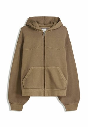 Kapuce s rozepínáním na zip v khaki hnědé barvě, s volným střihem, dvěma předními kapsami a žebrovanými manžetami na koncích rukávů a na spodním lemu.