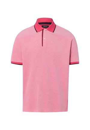 Herren-Polohemd mit kurzen Ärmeln in Pink, mit kontrastierendem rotem Kragen und schwarzen Absetzungen an Kragen und Ärmelenden, mit zwei Knöpfen am Kragen.