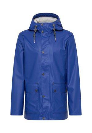 Blå vandtæt jakke med hætte, der har sølvfarvede detaljer, to forlommer og en glat tekstur.