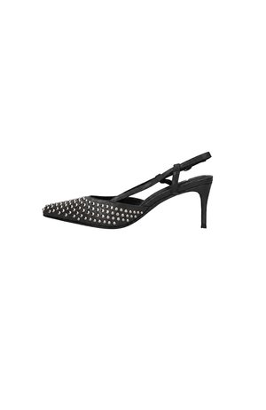 Escarpin slingback pointu noir à talon haut avec fines brides et décorations à clous argentés sur l'avant et les côtés de la chaussure.