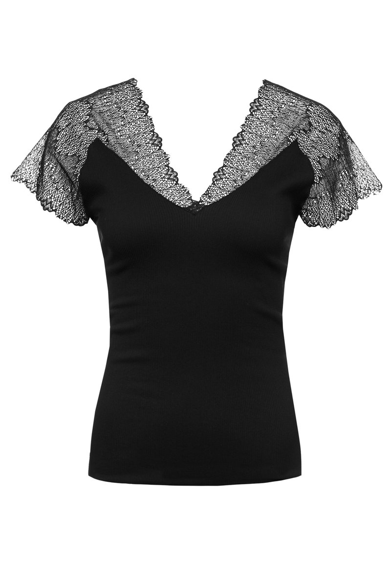 Svart topp i ribbad tyg med djup V-ringning och korta spetsärmar med intrikata vågiga kanter.