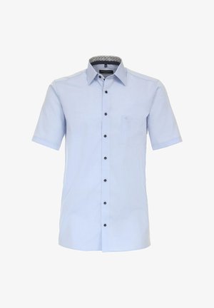 Lichtblauwe, kortvallige, knoopsluiting shirt met een kraag, zwarte knopen en een patroon aan de binnenkant van de halslijn. Heeft een borstzak.