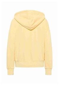 Svetložltá mikina s kapucňou zobrazená zozadu, s dlhými rukávmi a rebrovanými manžetami a lemom.