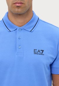 EA7 Emporio Armani TRAIN CORE - Polo shirt - granada sky