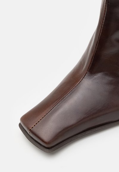 MIISTA SHONA BOOTS - Čizme - brown
