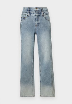 Φωτεινά γαλάζια τζιν με ίσια μπατζάκια και ψηλή μέση, με εμπρόσθιες τσέπες, κλείσιμο με κουμπιά και διακριτικές ξεβαμμένες περιοχές στους μηρούς και τα πόδια.