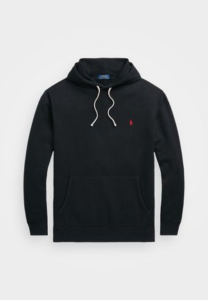 Hoodie preto feito de uma mistura de algodão com um bolso à frente, capuz com cordão e um pequeno logotipo vermelho no peito. Textura suave com punhos canelados.