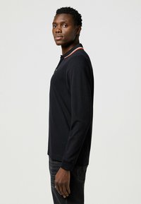 Wrangler LONG SLEEVE  REGULAR FIT - Piké - black