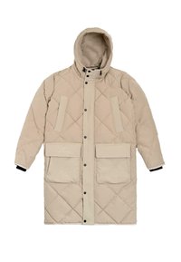 Béžový prošívaný kabát s kapucí, s předním zapínáním, dvěma velkými kapsami a kontrastními černými manžetami. Hladká textura s teplým designem.