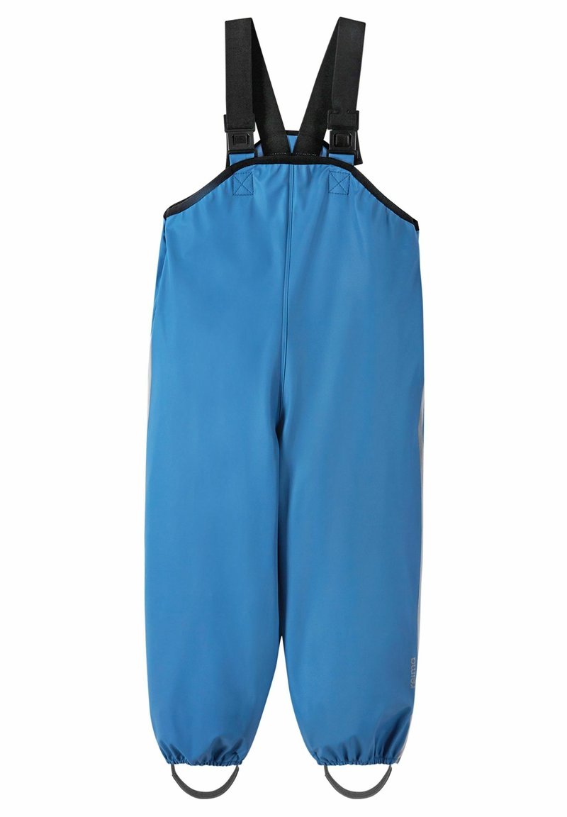 Overol impermeable azul con tirantes negros ajustables, puños elásticos y una superficie suave. Presenta acentos reflectantes y un diseño de corte holgado.