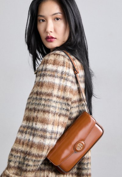 Tory Burch ROBINSON SPAZZOLATO - Bolso de mano - dark sienna