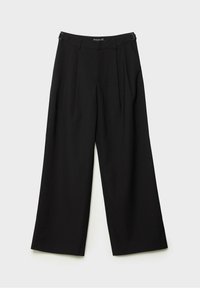 Pantalon noir à jambes larges avec poches latérales, passants pour ceinture et plis sur le devant, présenté sur un fond blanc.