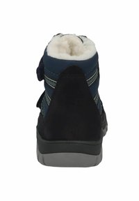 Rückansicht eines schwarzen und blauen Winterstiefels mit dickem weißen Fellfutter und robuster grauer Sohle.