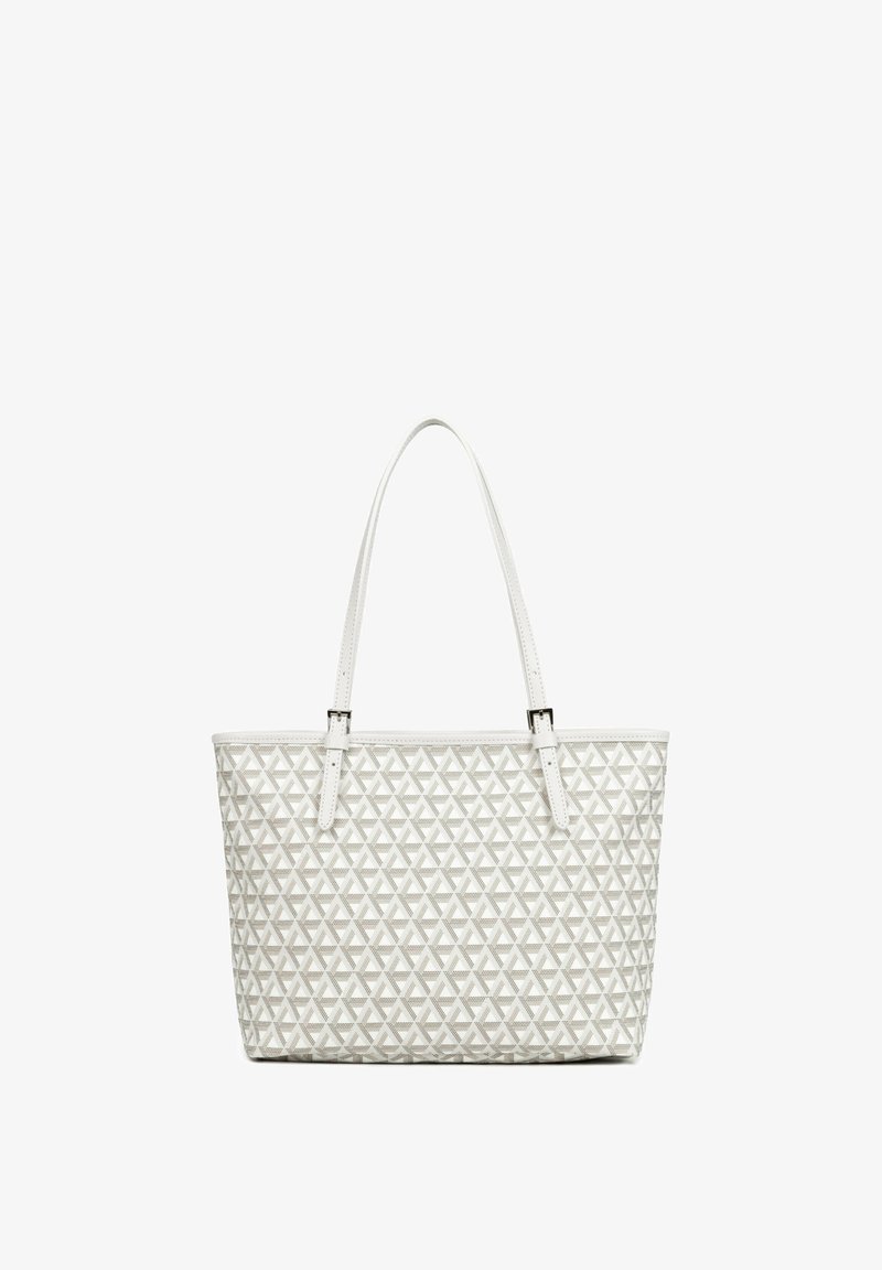 Sac tote blanc avec motif triangulaire géométrique et deux fines bretelles avec détails de boucle.