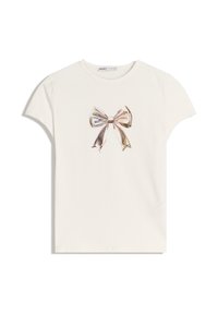 Biały t-shirt z krótkim rękawem wykonany z bawełny, z nadrukiem w kształcie kokardy w delikatnych pastelowych odcieniach na środku. Okrągły dekolt.