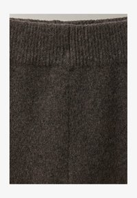 Non sélectionné, dark brown