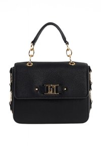 Borsa a tracolla nera in pelle con un design strutturato, hardware dorato, pattina ripiegata e un accento decorativo a forma di fiocco. Presenta un manico superiore e una tracolla.